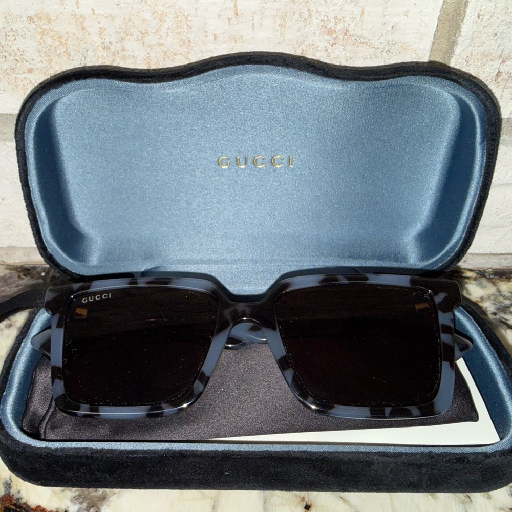 Gucci Black Tortoise Square Sunglasses